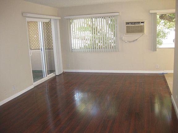 5th image of 4821 Klump Ave #6
