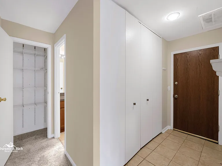 6010 Forest View Rd #1B — Photo 3