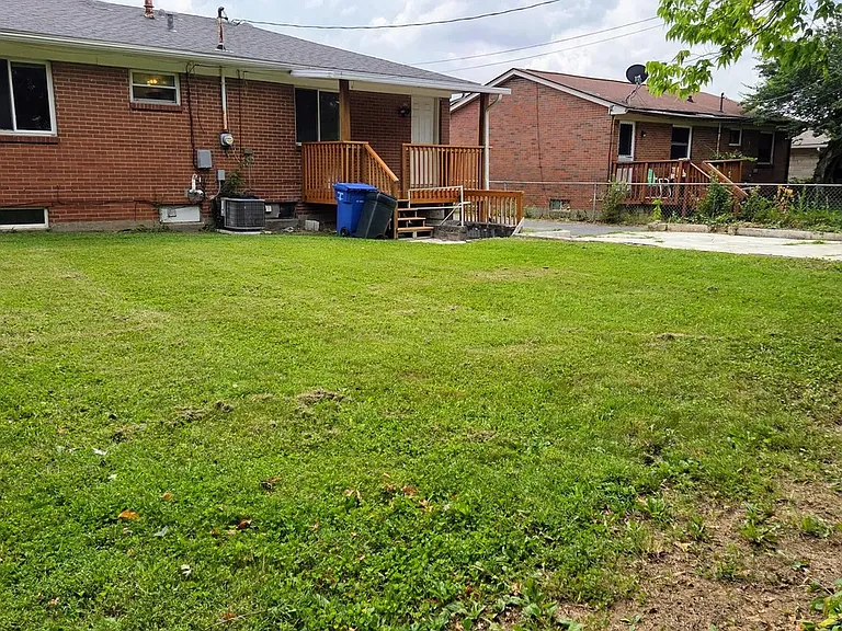1021 Saint Martins Ave — Photo 12