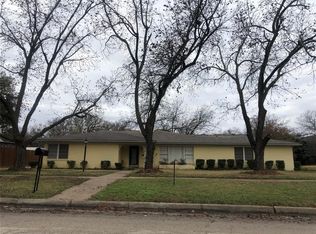 1328 Carolina St, Graham, TX 76450