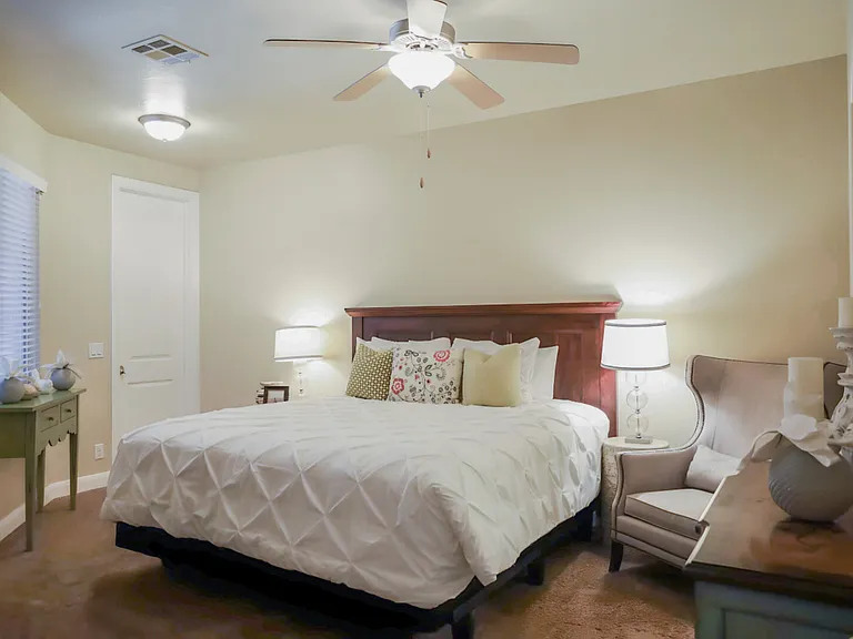 E Torrey Pines Dr — Photo 11