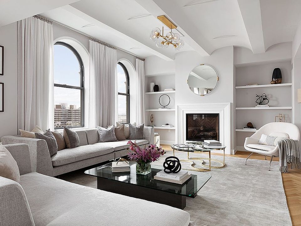 1st image of 275 W 10th St #12A