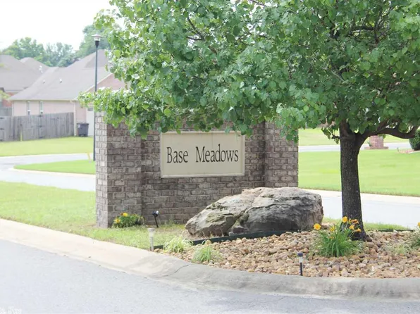 5504 Aviator Dr, Jacksonville, AR 72076