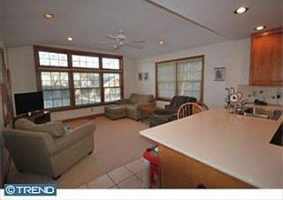 3rd image of 1131 Cornell Ave