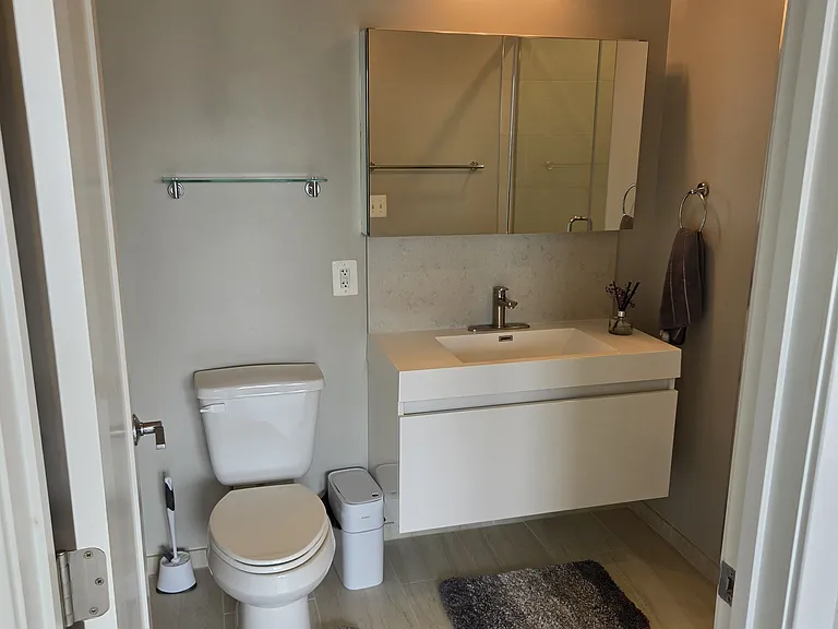 2nd bathroom
