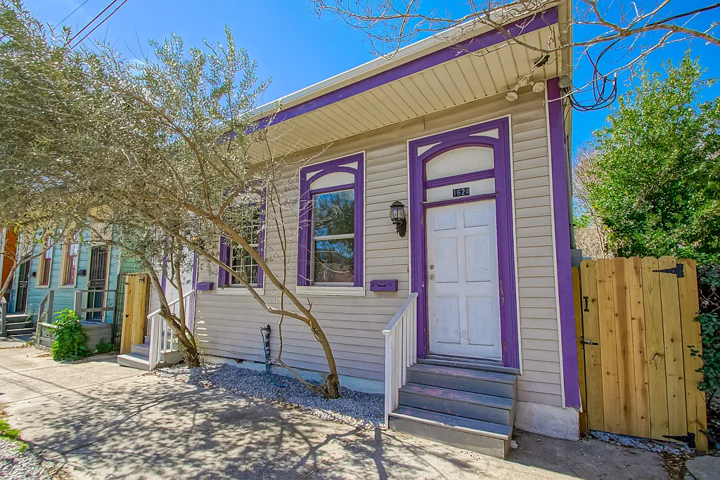 Building Photo - 1624 Spain St
