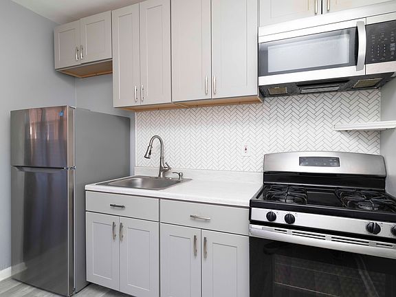 3rd image of 712-718 E Main St #713-1