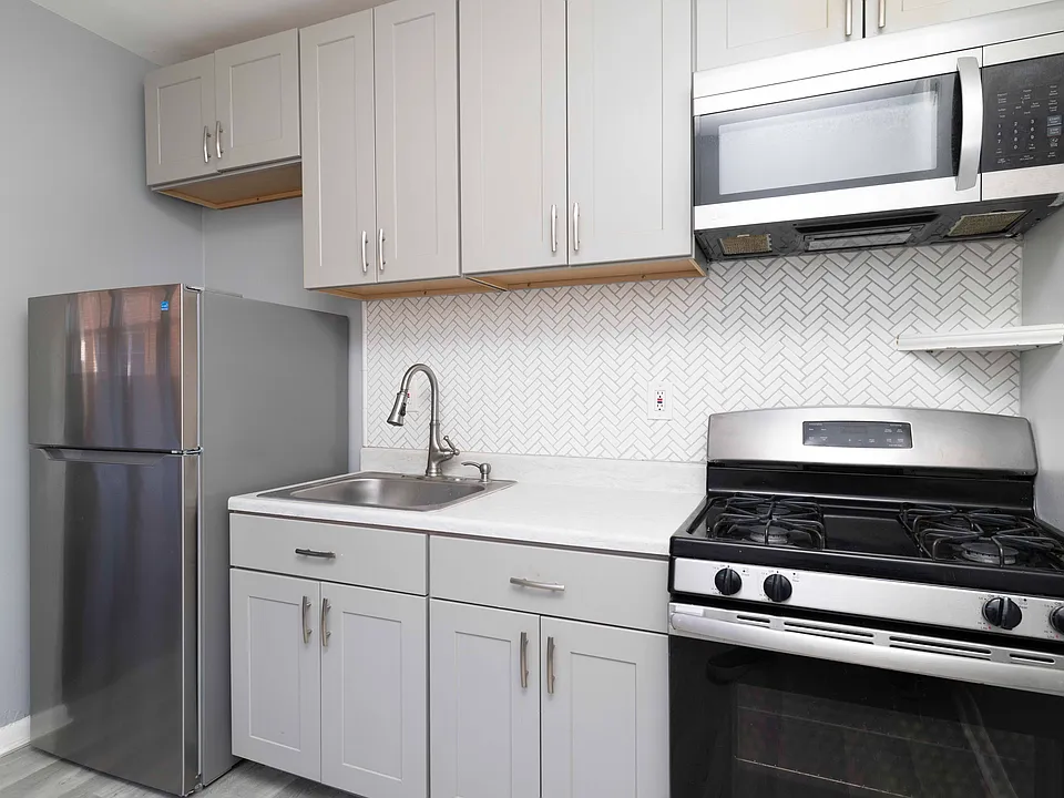712-718 E Main St #711-3A