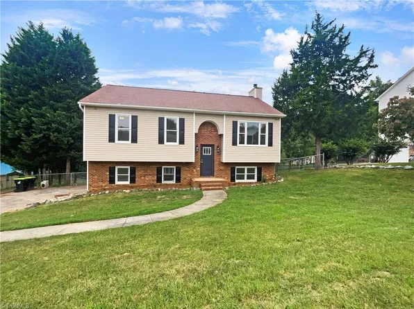 6033 Stone Bluff Dr, Clemmons, NC 27012