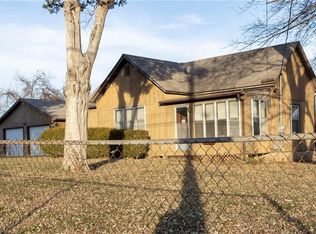 1427 N Lightburne St, Liberty, MO 64068