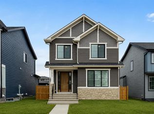 576 N Grayling Bnd, Rocky View County, AB T3Z0H6