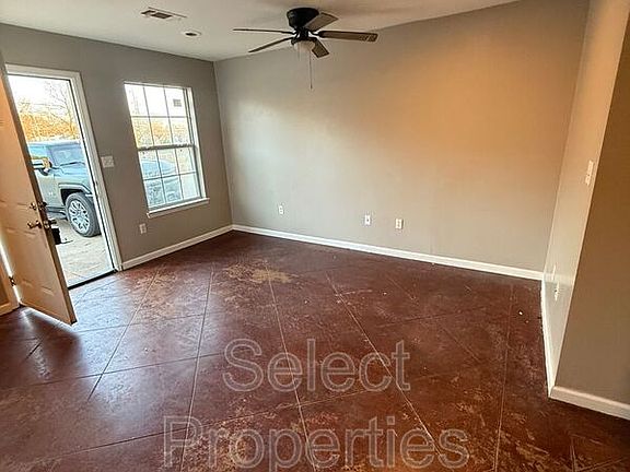 2nd image of 920 Belt St #8