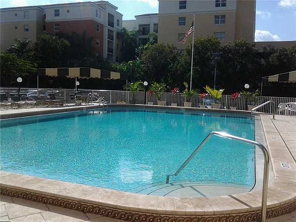 5th image of 210 172nd St APT 435