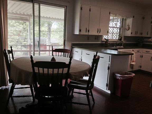 4th image of 2601 Oakland Dr NW