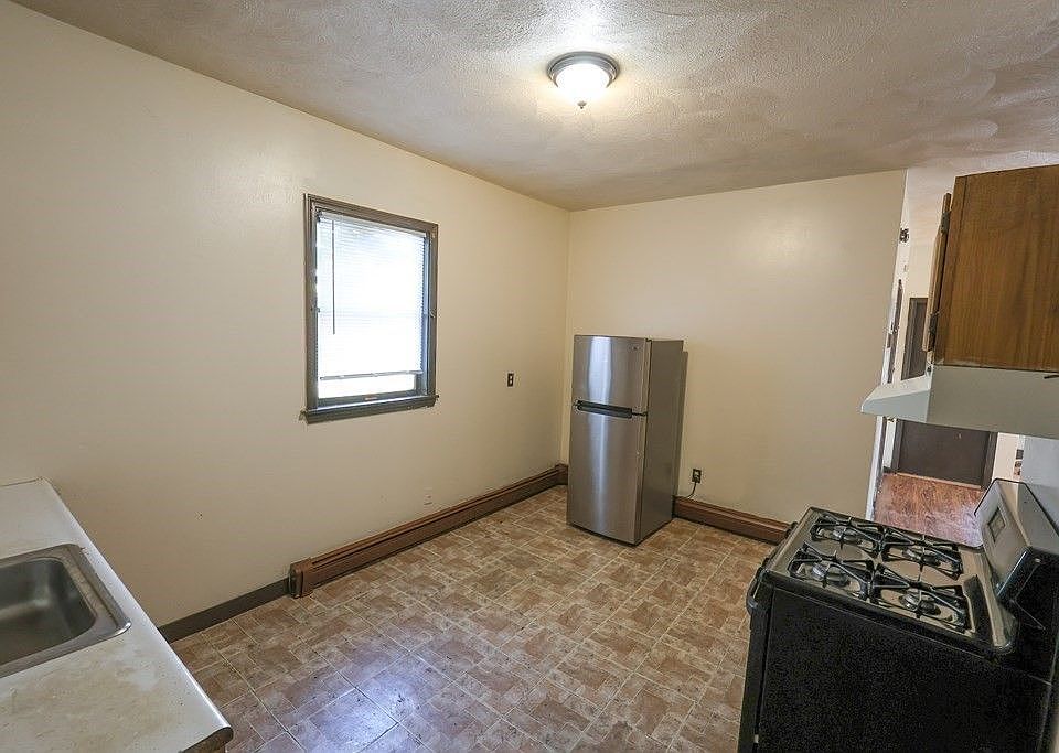 12 Catawba St FLOOR 3, Roxbury, MA 02119 Zillow