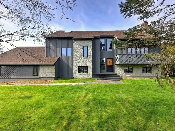 46 Acorn Road, Branford, CT 06405