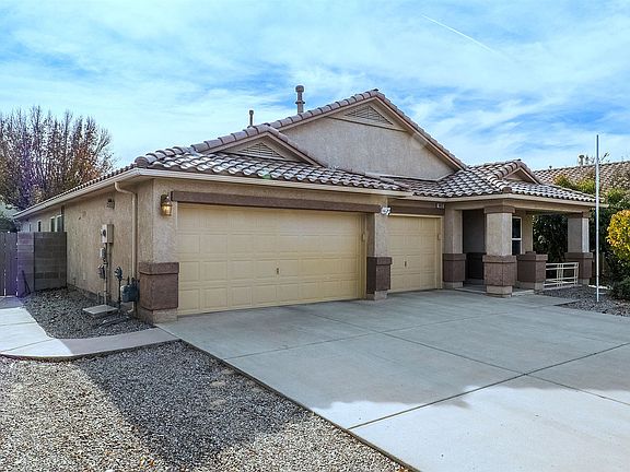 2nd image of 1012 Diamondback Dr NE