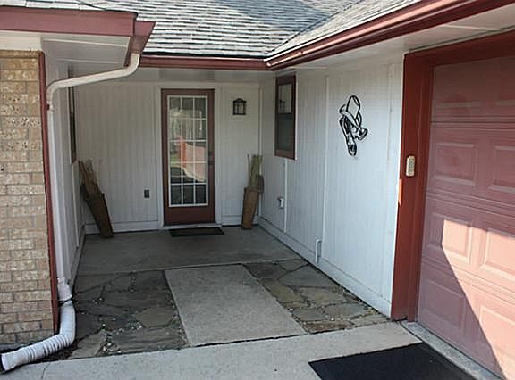 5th image of 8560 Woodstream Dr