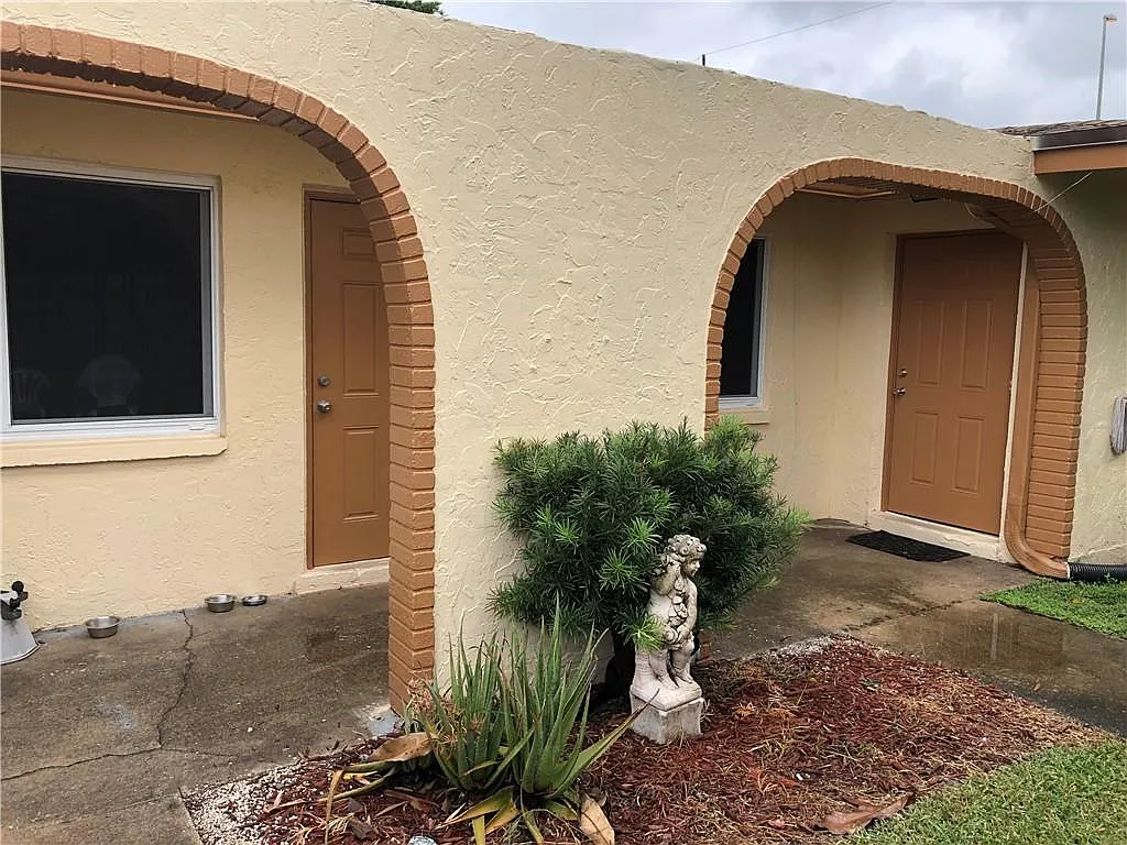 3 bed, 1.0 bath, 1000 sqft, $2,000 — Photo 3