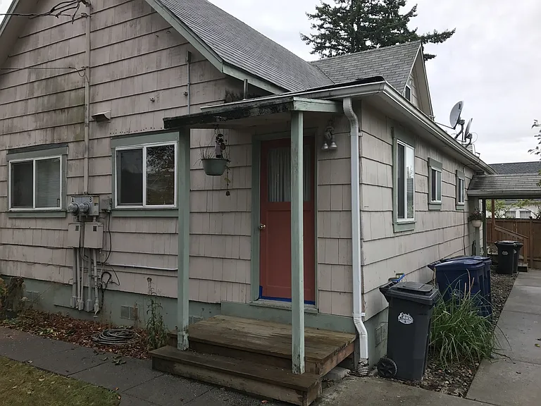 Loberg Marty - 509 East Division - 3 Units — Photo 3