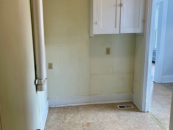 5th image of 634 N Buckeye St