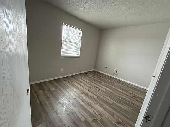 4th image of 7803 Barkwood Dr