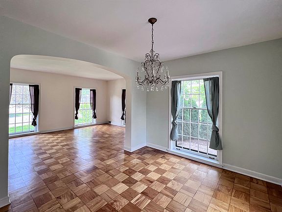 4th image of 1 E Oak Ave #1