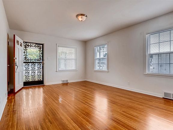 5th image of 533 S Villa Dr