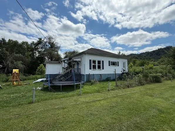 2345 Paint Creek Rd, Mount Hope, WV 25880