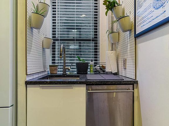 3rd image of 411 W 44th St APT 22