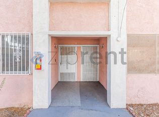 2236 E Desert Inn Rd #33, Las Vegas, NV 89169