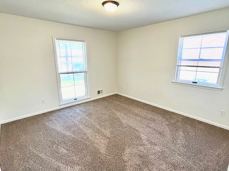 925 Fenley Ave — Photo 19