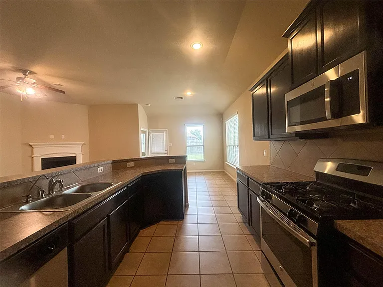 3407 Daniel Falls Ln — Photo 4