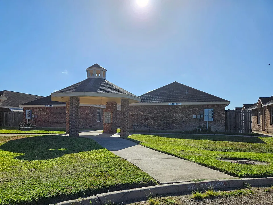 2501 Toledo Ave #26