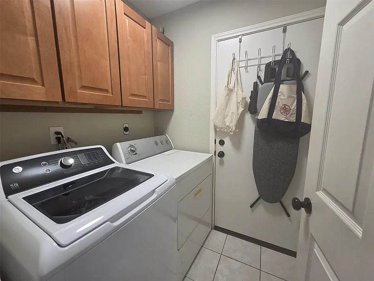1604 Kimmerling Ln — Photo 16