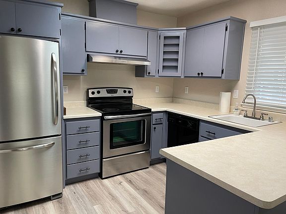 4th image of 8889 Salmon Falls Dr