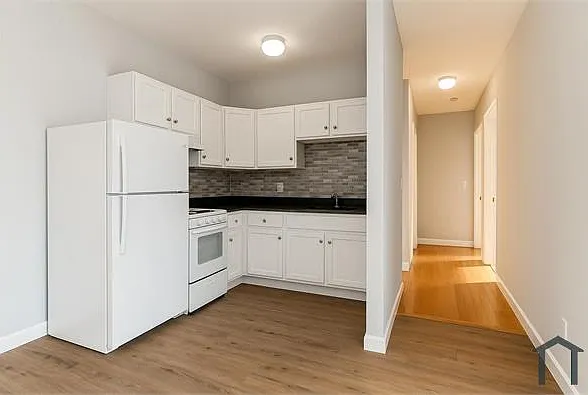 1057 E Main St #3