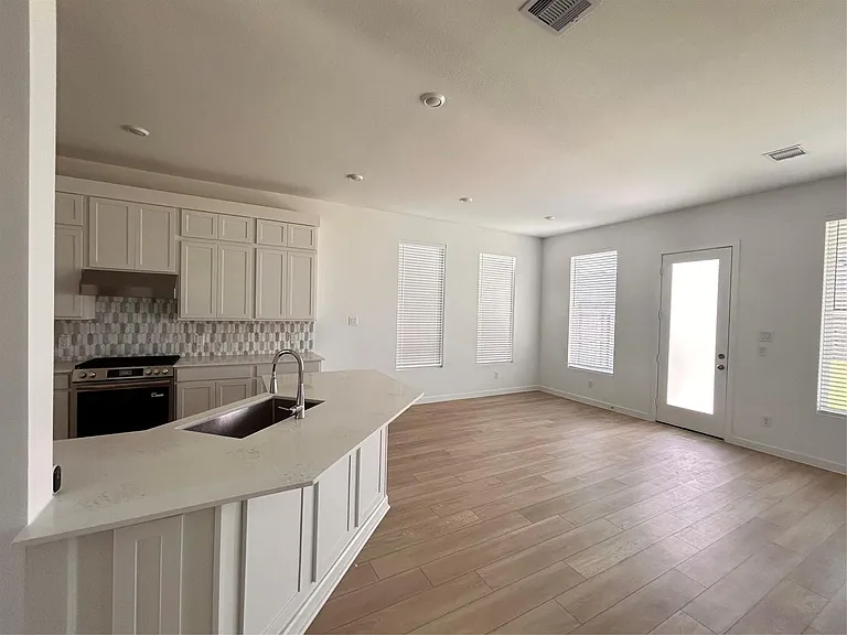 4523 Sunny Hazel Ln — Photo 4