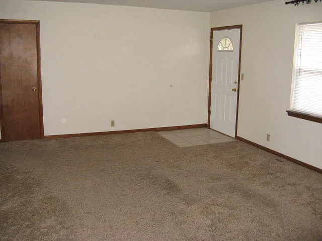 2802 S Highland Ave — Photo 8