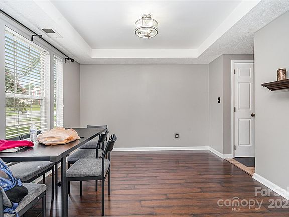 4th image of 9526 Nettle Dr