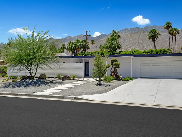 257 NW Cerritos Dr — Photo 3