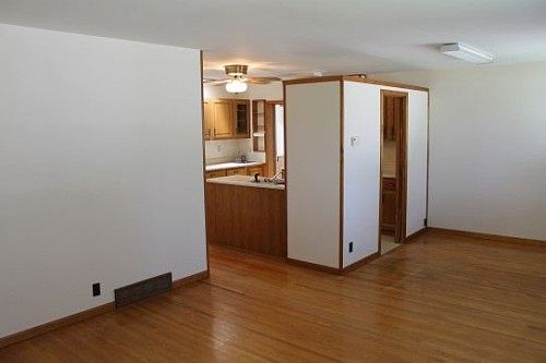5th image of 4065 Northgate Dr NE