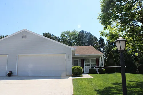 1377 Village Dr Photo 1
