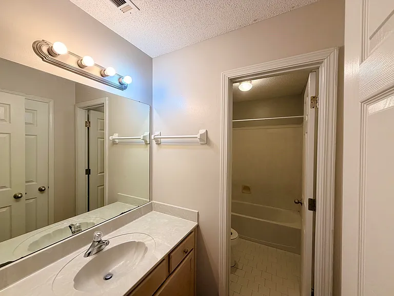 240 Magnolia Garden Ln — Photo 11