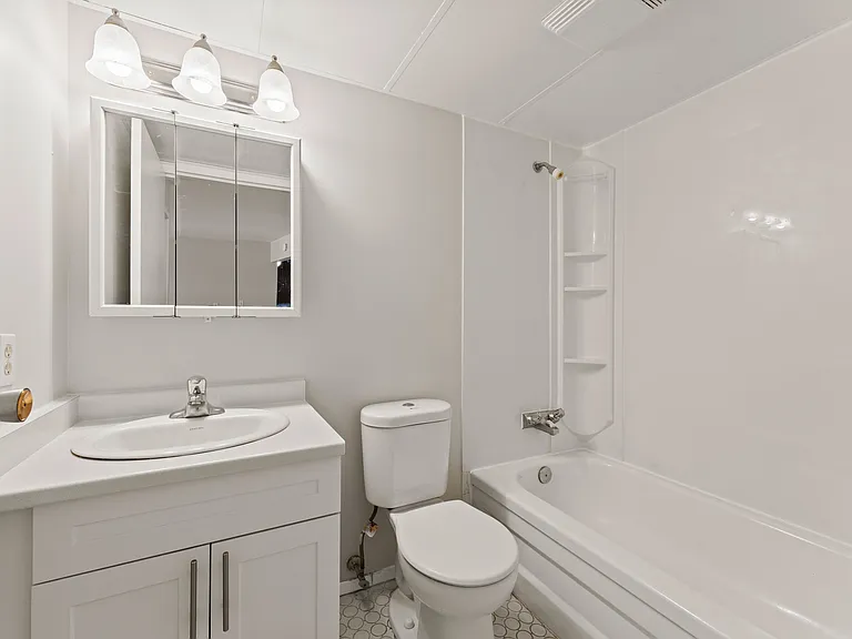 3576 Peter St — Photo 18