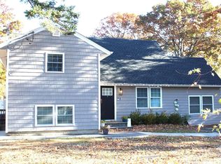 1 Wenmore Ln, Port Jefferson Station, NY 11776