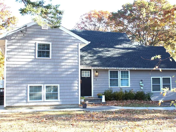 1 Wenmore Lane, Port Jefferson Station, NY 11776