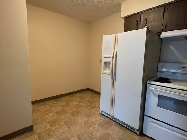 303 S Madison St Unit 12, Prairie City, IA 50228