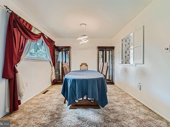 5th image of 543 Pembrooke Ct