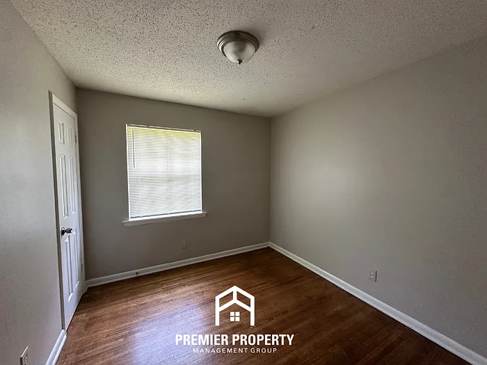 5101 Rolling Fields Dr — Photo 18